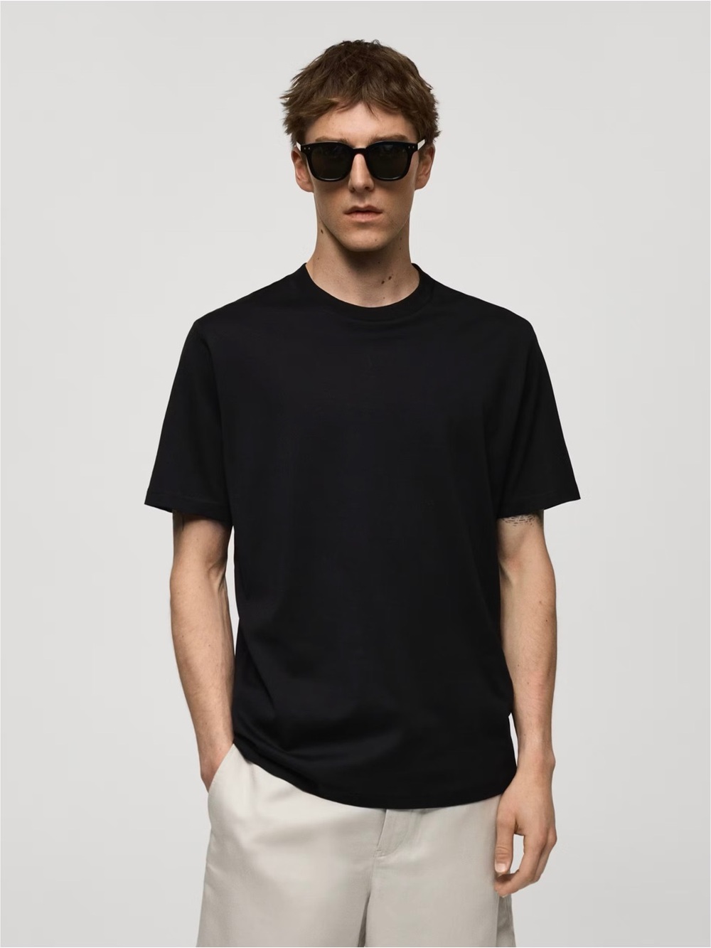 MNG Mango “Slim Fit” black basic t-shirt (large)